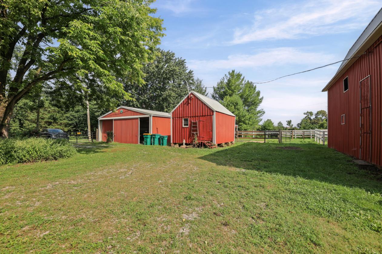 Historic Equestrian Retreat on 4.28 Acres - photo 11