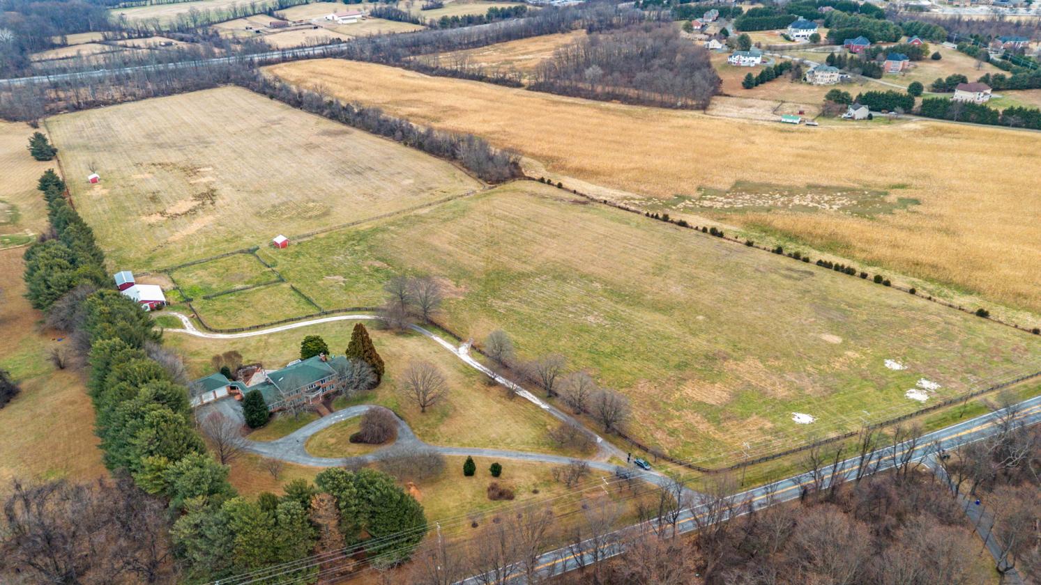 94 ACRES - 2 POLE BARNS - LUXURY ESTATE - photo 23