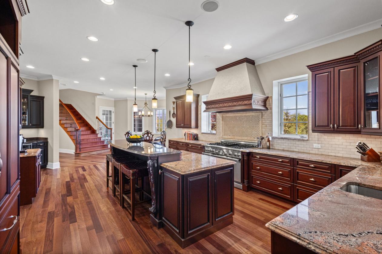 Luxury Estate with Equestrian Potential - photo 5