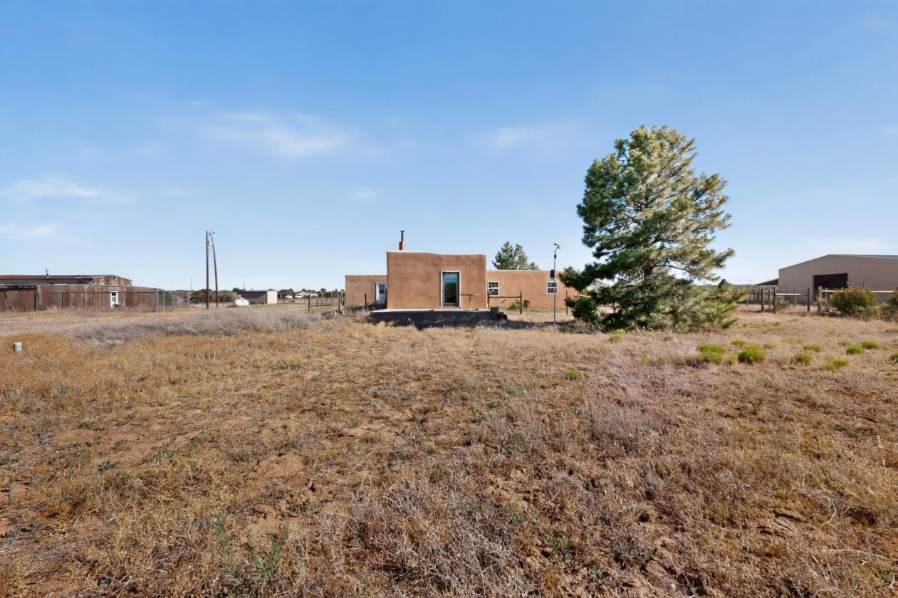 Fabulous, one of a kind horse property - photo 30
