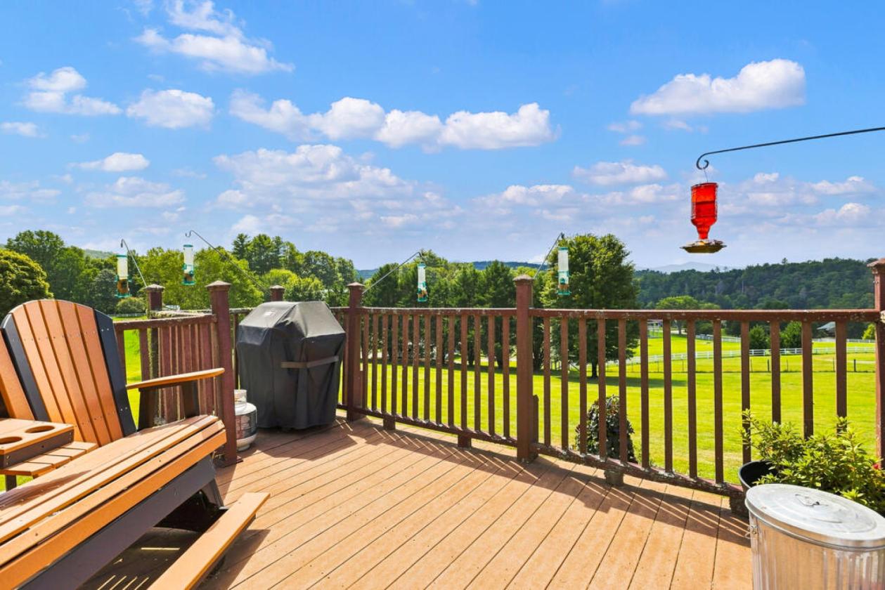 Mountain Equestrian Estate on 7.84 Acres - photo 17