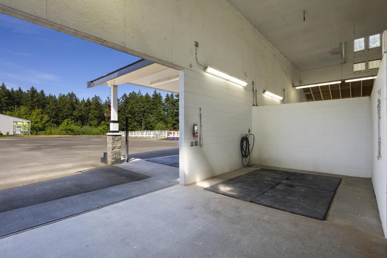 Forest Park Equestrian Center - In City 120 acres - photo 17
