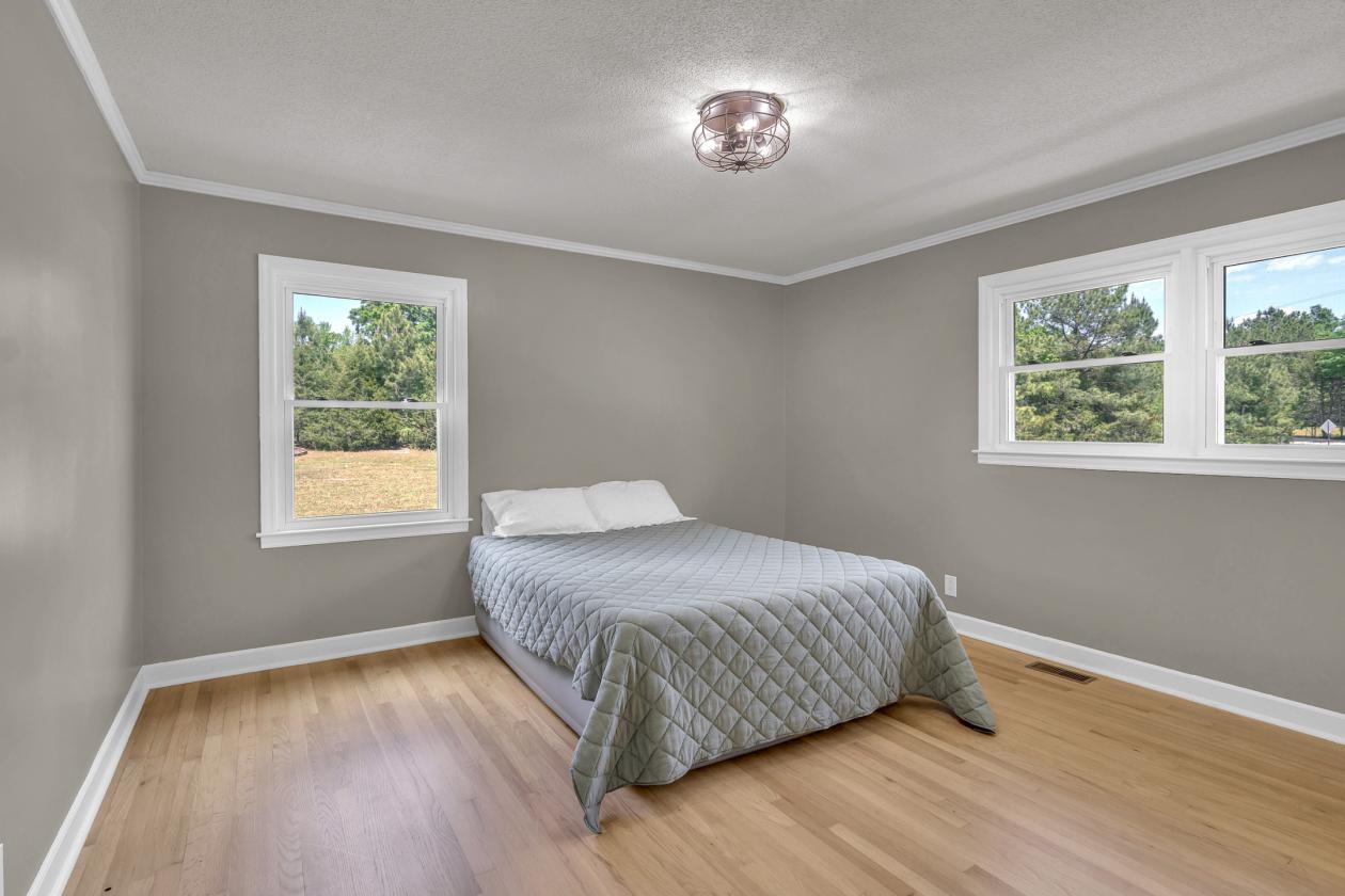 15 Acres & Completely remodeled home - photo 26