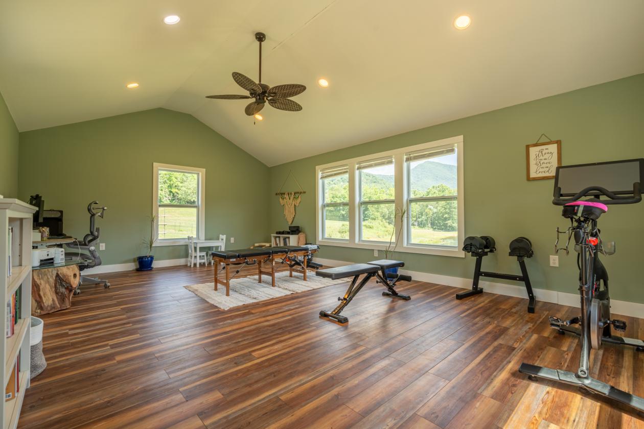 Timber-Frame Estate With Mountain Views - photo 28