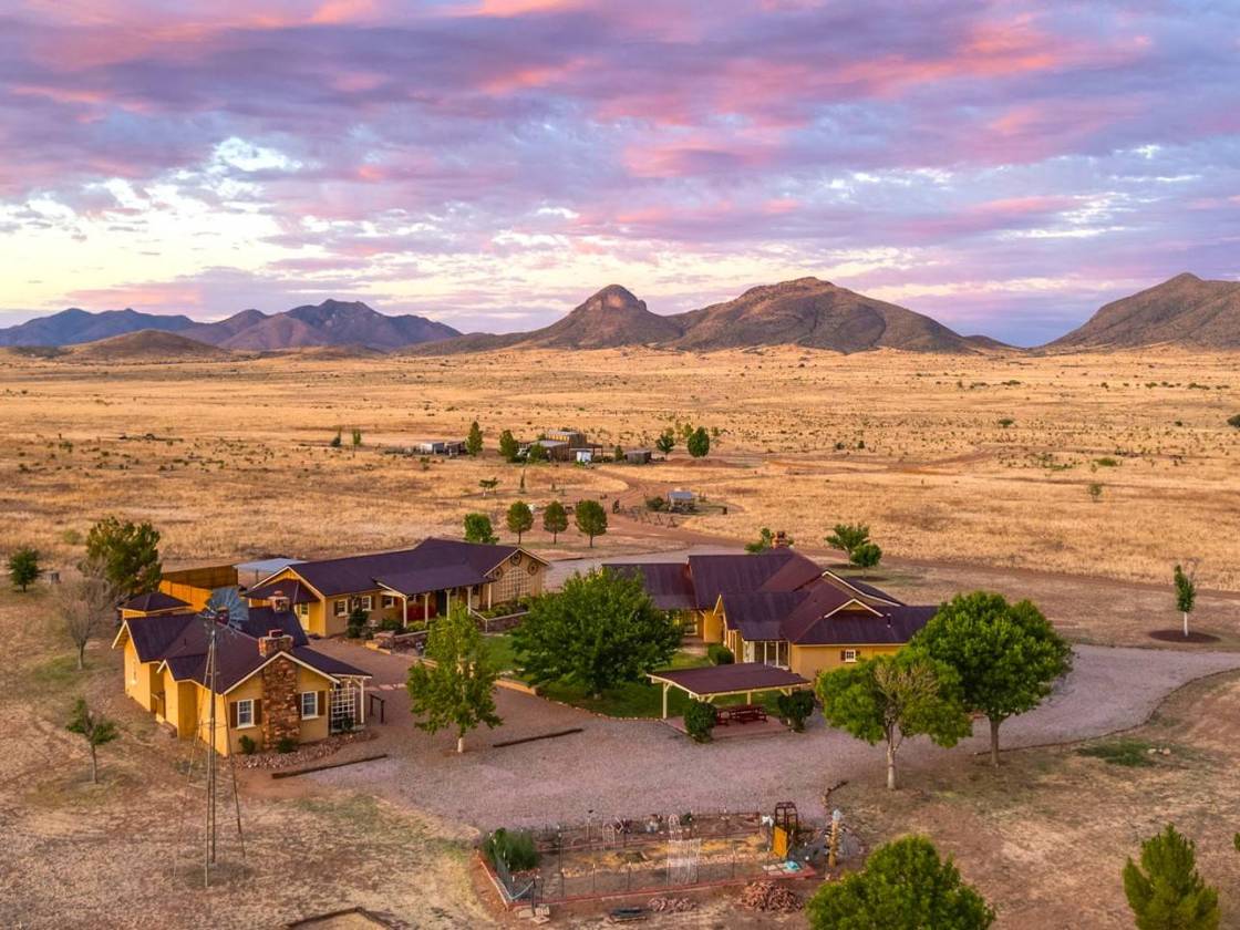 Horse Property for sale.