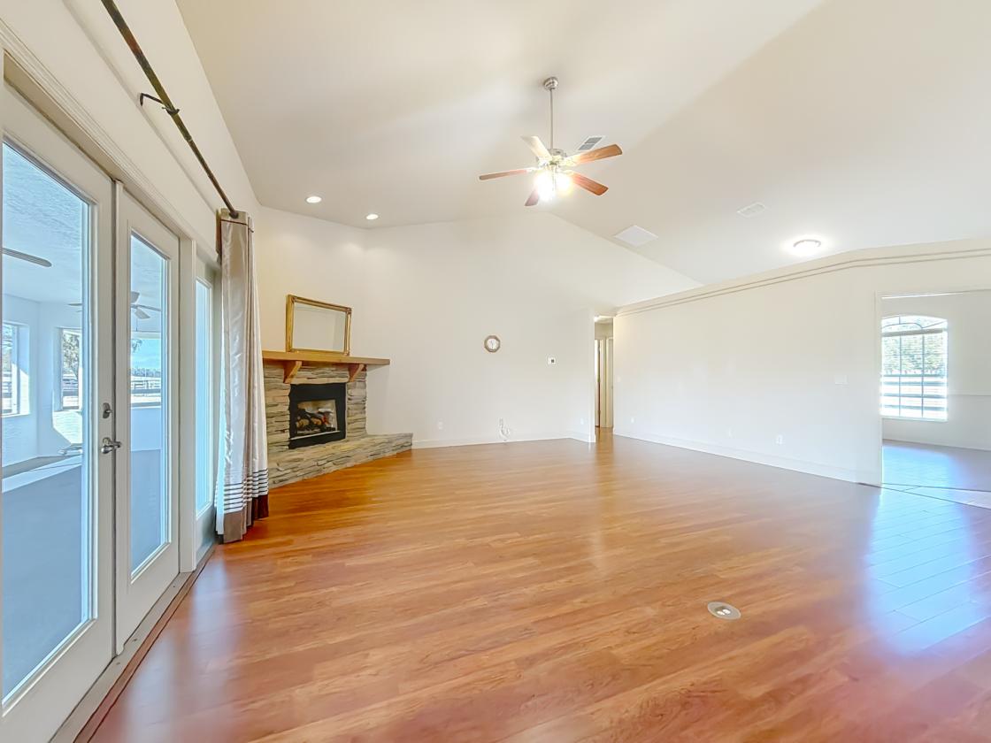 Experience Ocala Horse Country Living! 14.1 Acres - photo 15