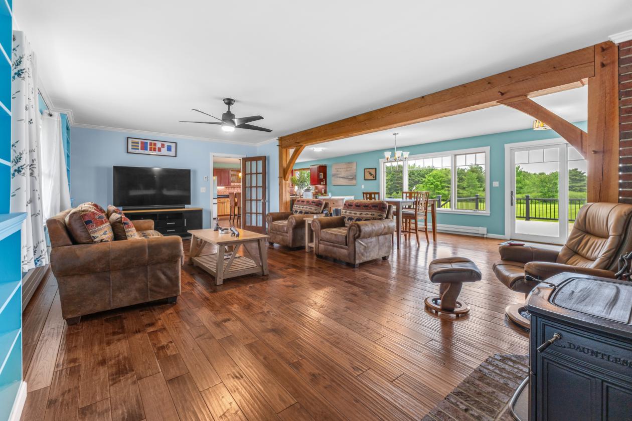 Lakefront Home with 2 stalls & a Tack Room - photo 12