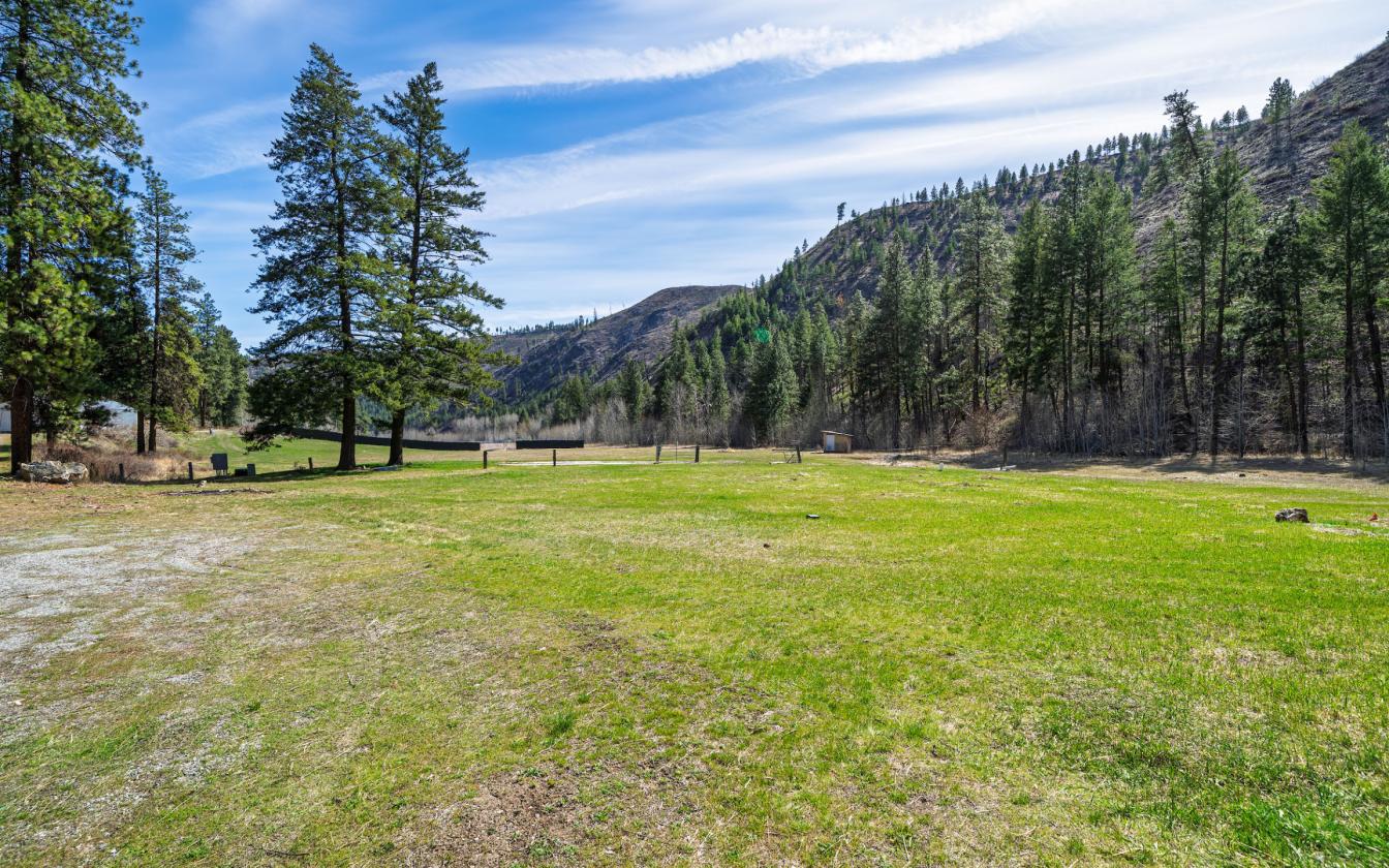 Secluded equestrian estate bounded by nat forest - photo 29
