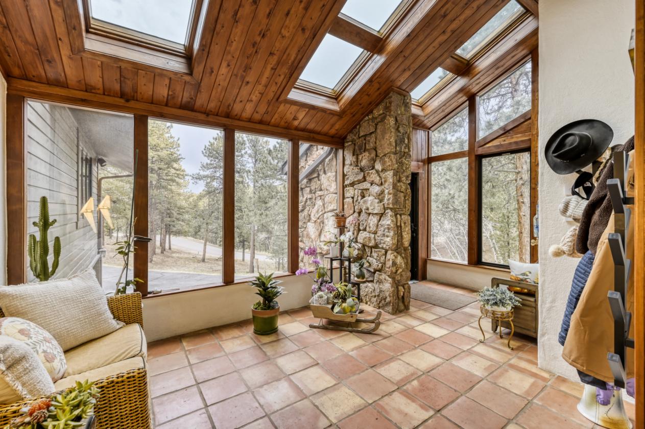Luxury Estate on 5 Acres - photo 8