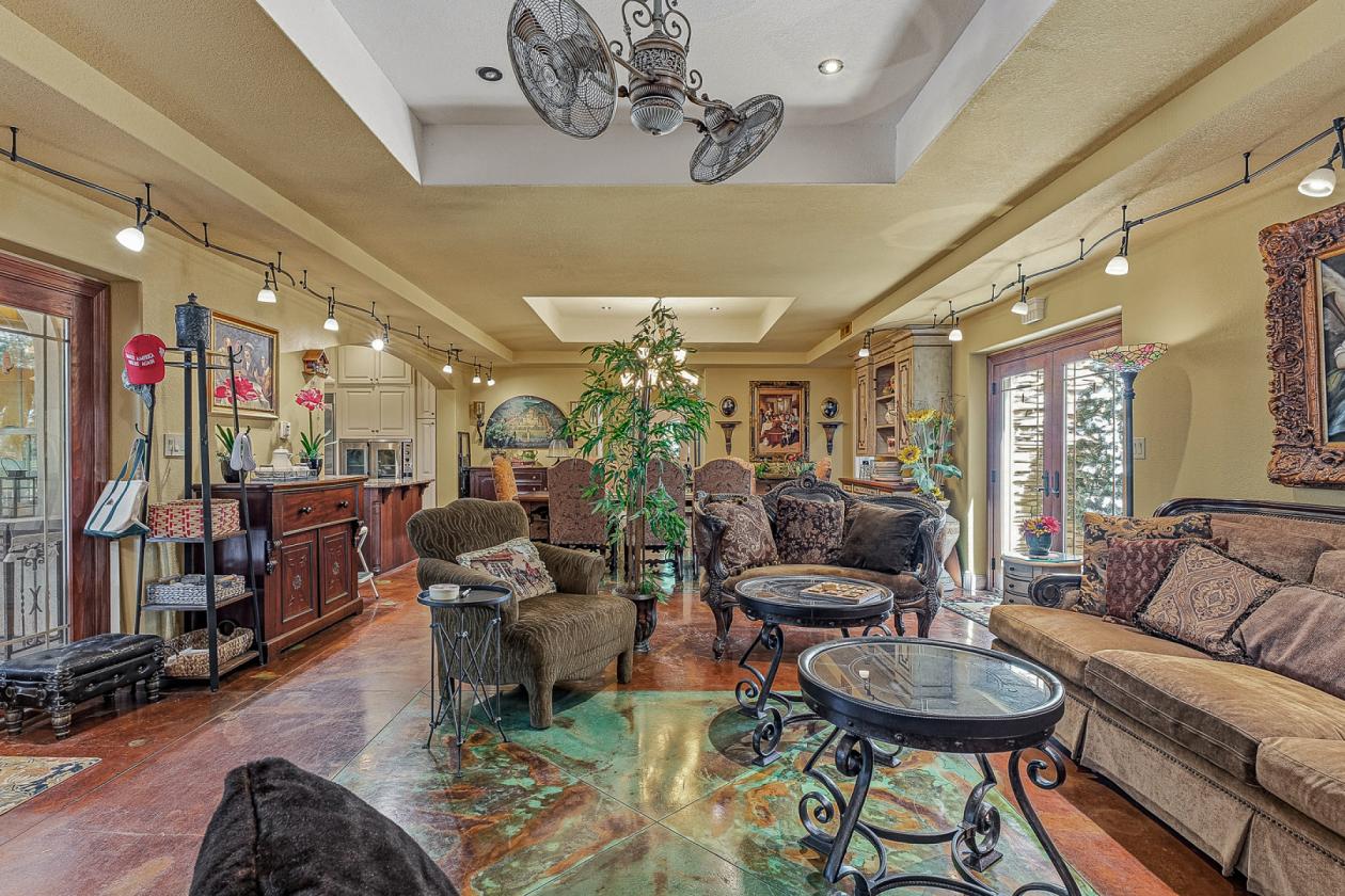 Unique 35+ Acre Private Estate - photo 11