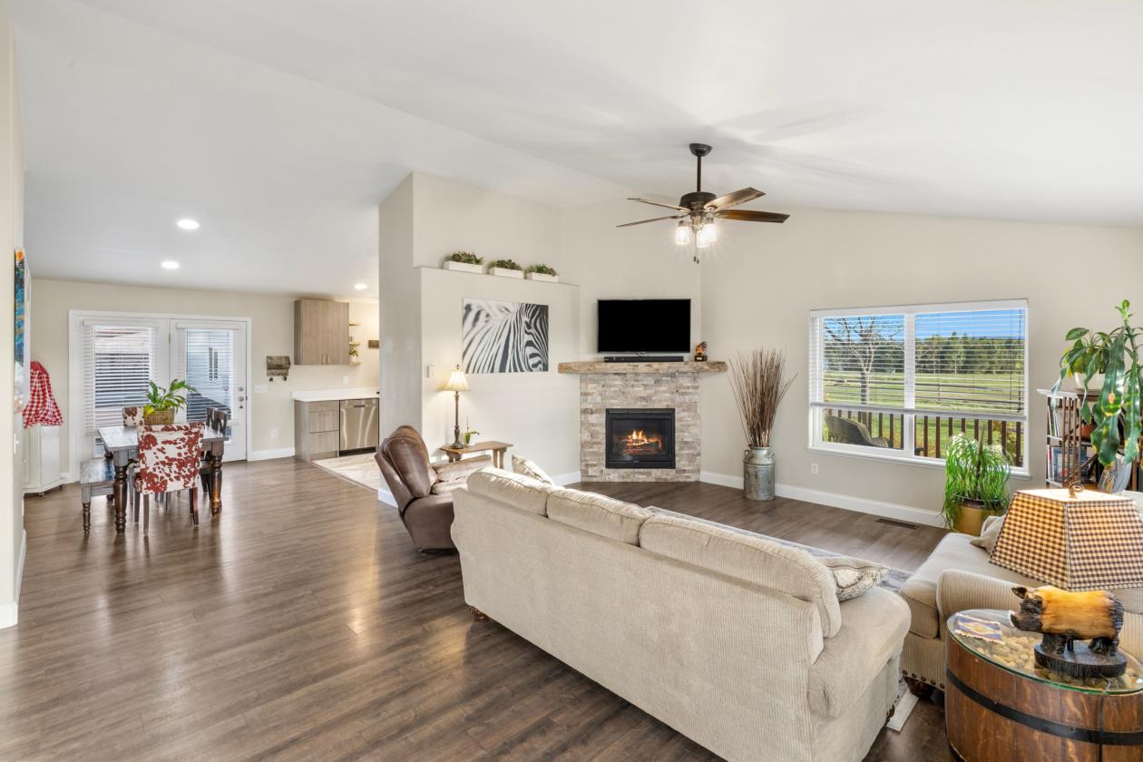 Horse Lovers Dream - Everything you need on 3.5 Ac - photo 18