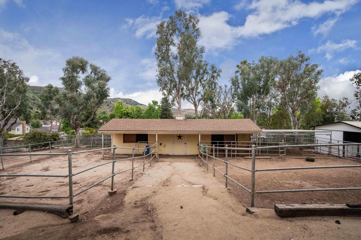 1/2 Acre Horse Property with 2 Barns - photo 2