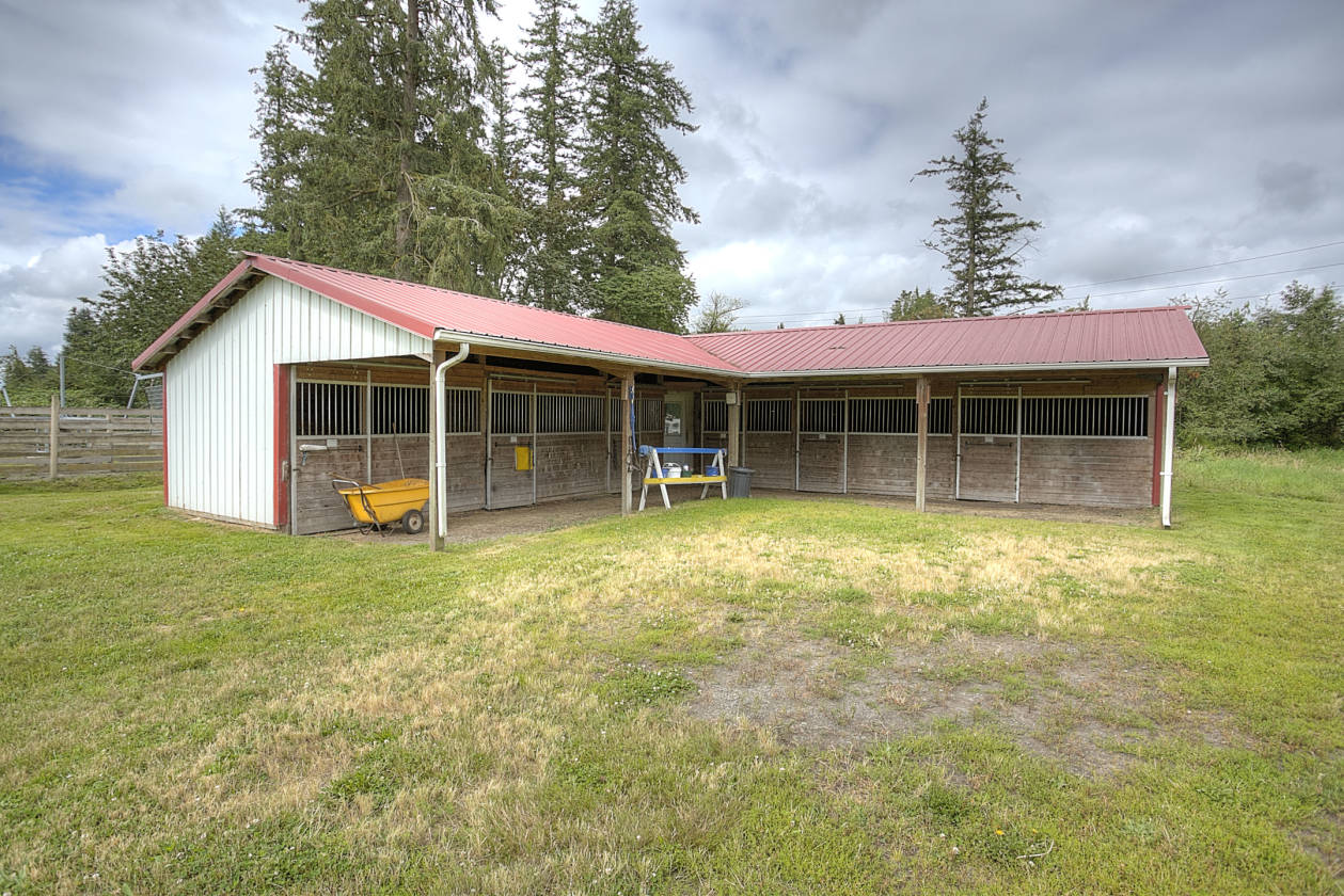 Exceptional Home on 33+ Ac. Equestrian Ranch w/an Amazing View