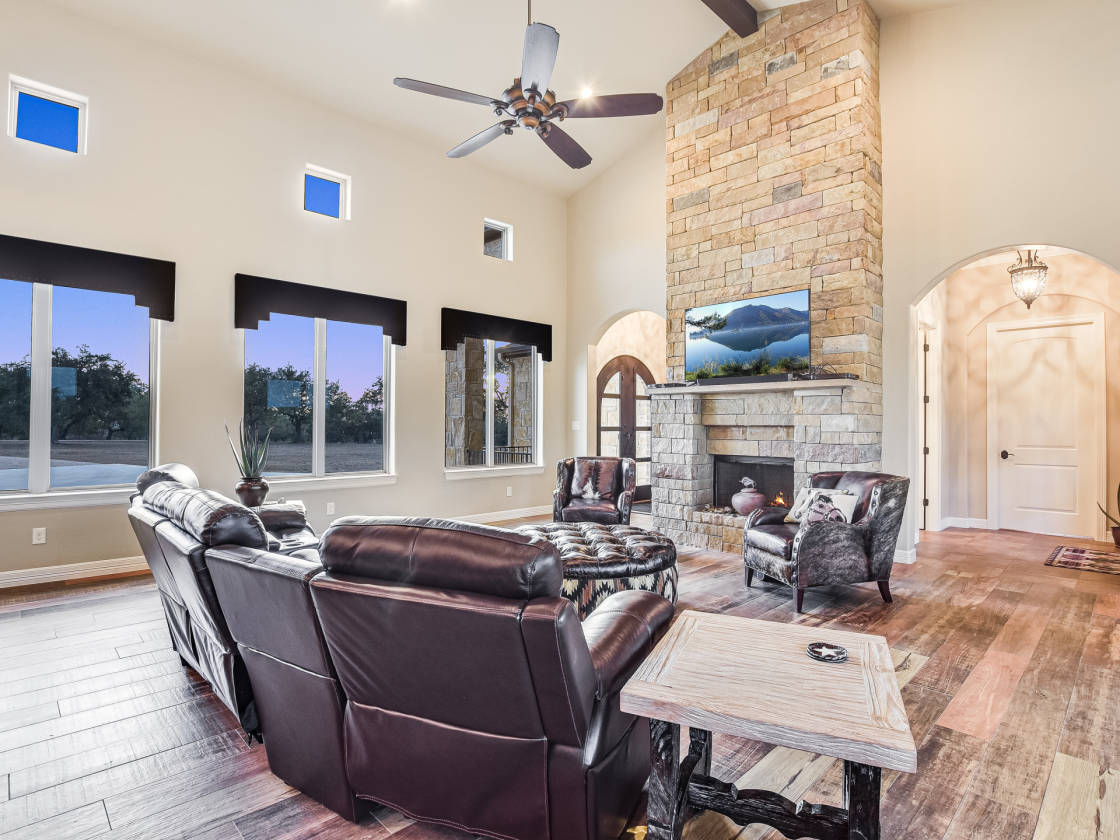 Two beautiful hill country homes 26 panoramic acres. Unrestricted Use.... Wimberley, Hays