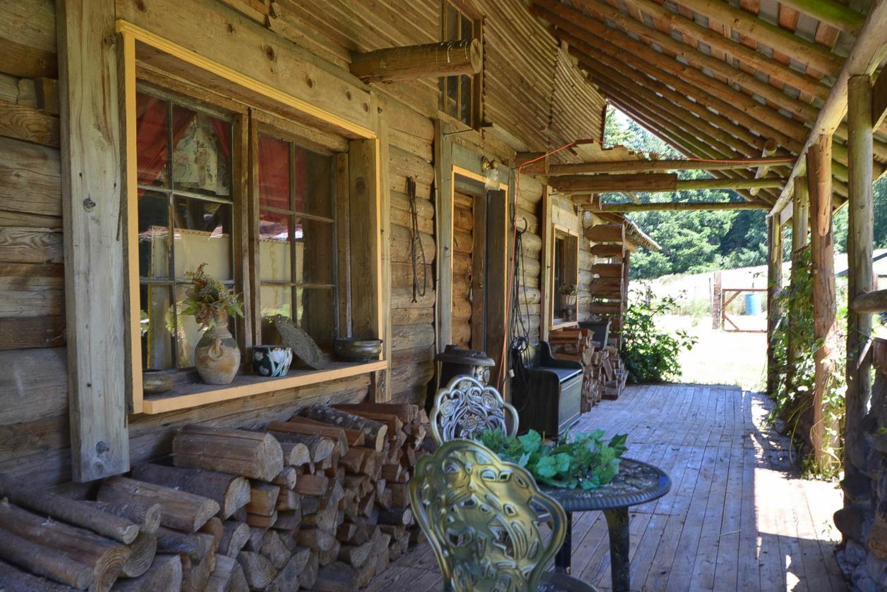 1 CABIN 1 COTTAGE 2 BARNS 4.5 ACRES - photo 16