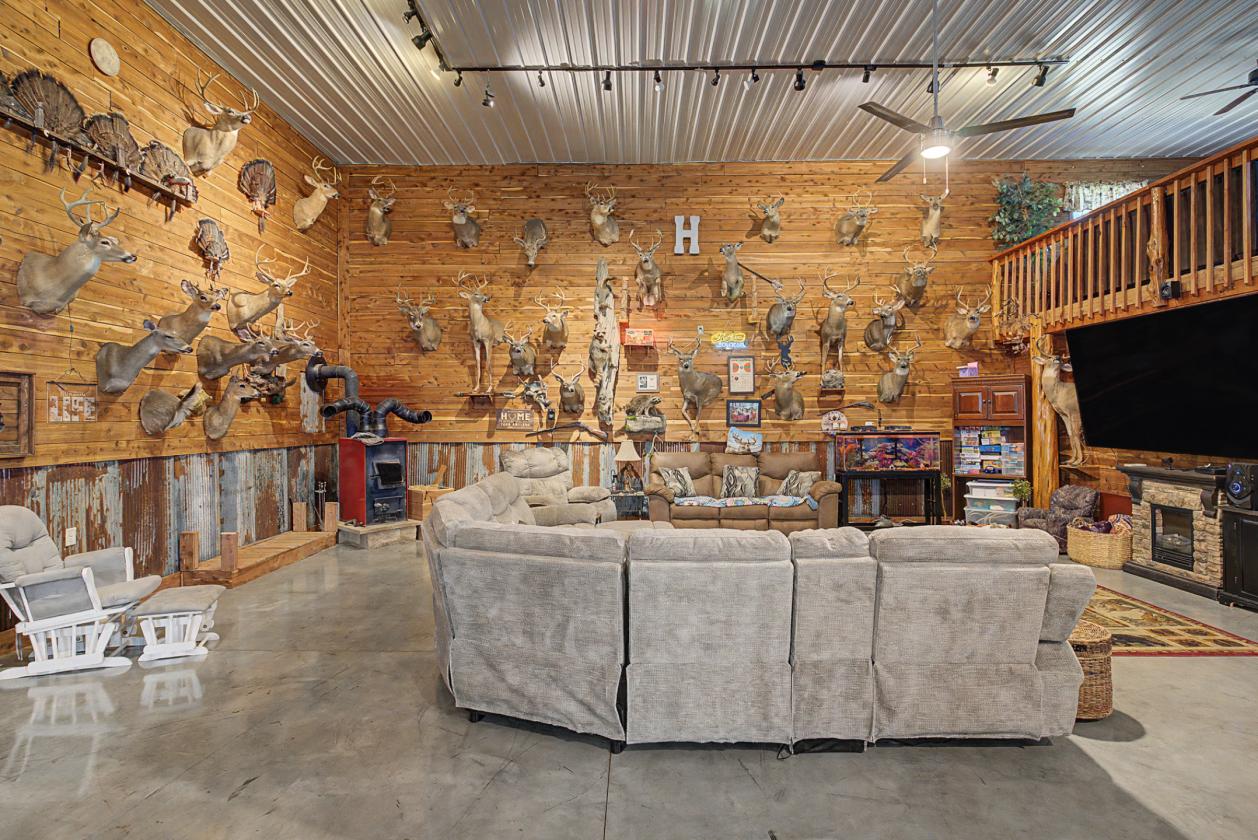 Perfect for the Outdoor Enthusiast! Stocked Pond! - photo 14