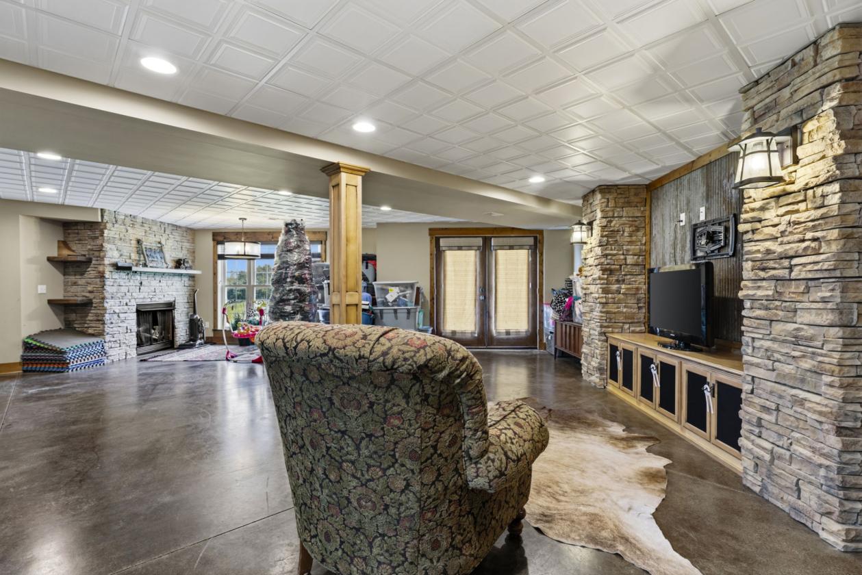 Home on 16 acres - photo 20
