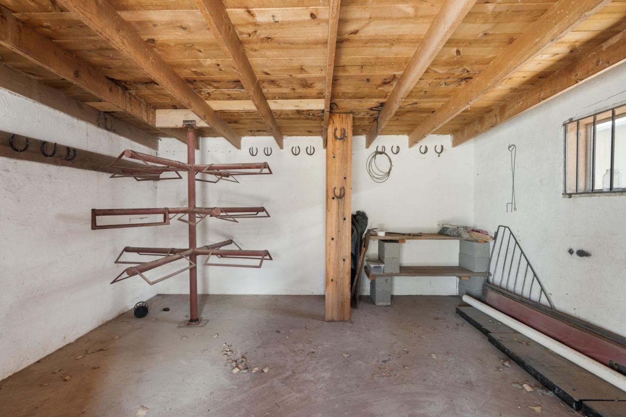 Refined Rural Living with Equestrian Facilities - photo 18