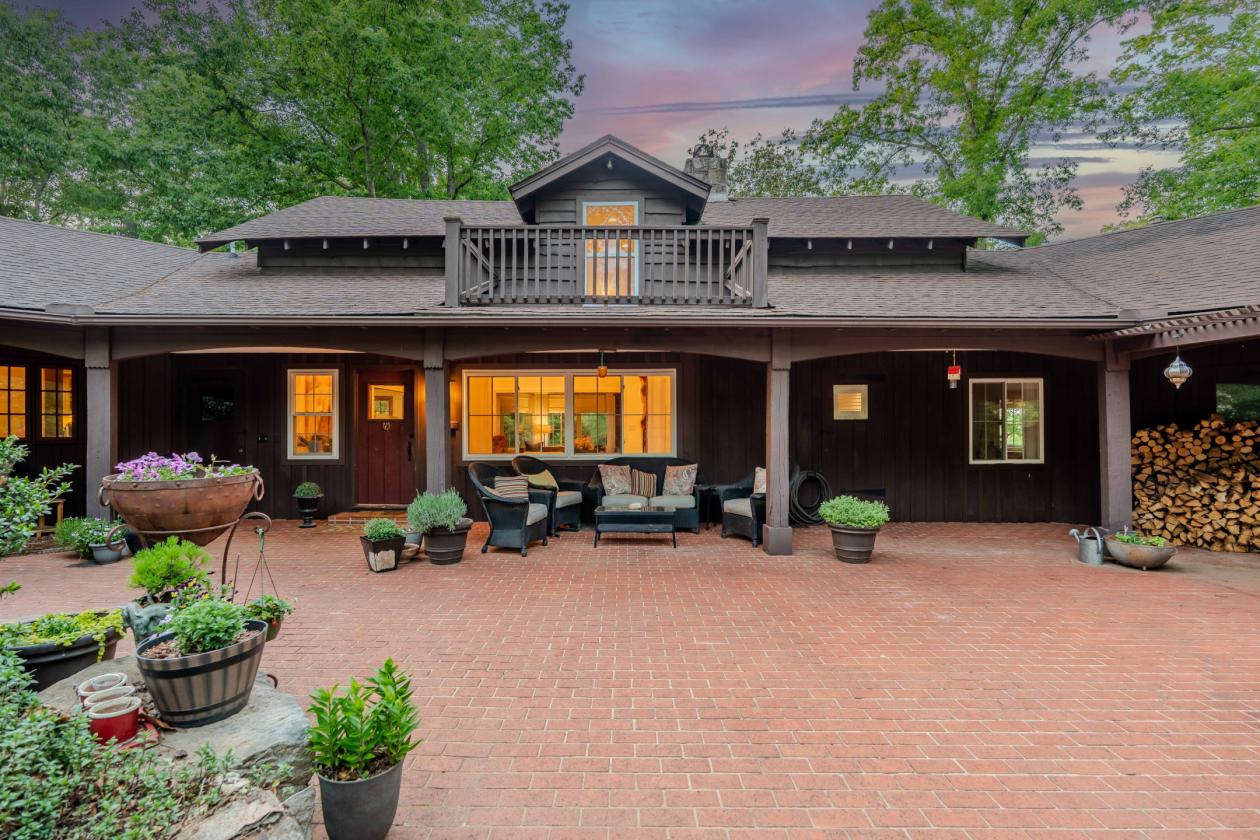 Historic 24 ac Equestrian Estate w Covered Arena - photo 10