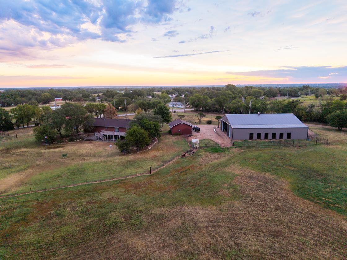 Winfield Kansas, Turn-Key Hobby Farm - photo 2