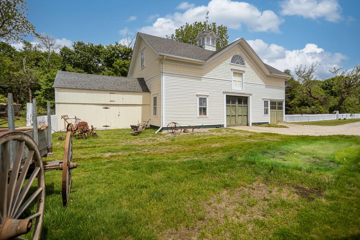 65 Acres Farm House - photo 8