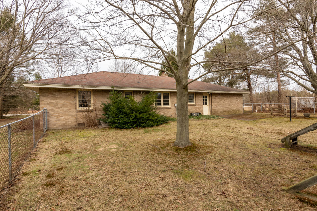 Horse farm for sale Holland, Allegan County, Michigan Horse ranch