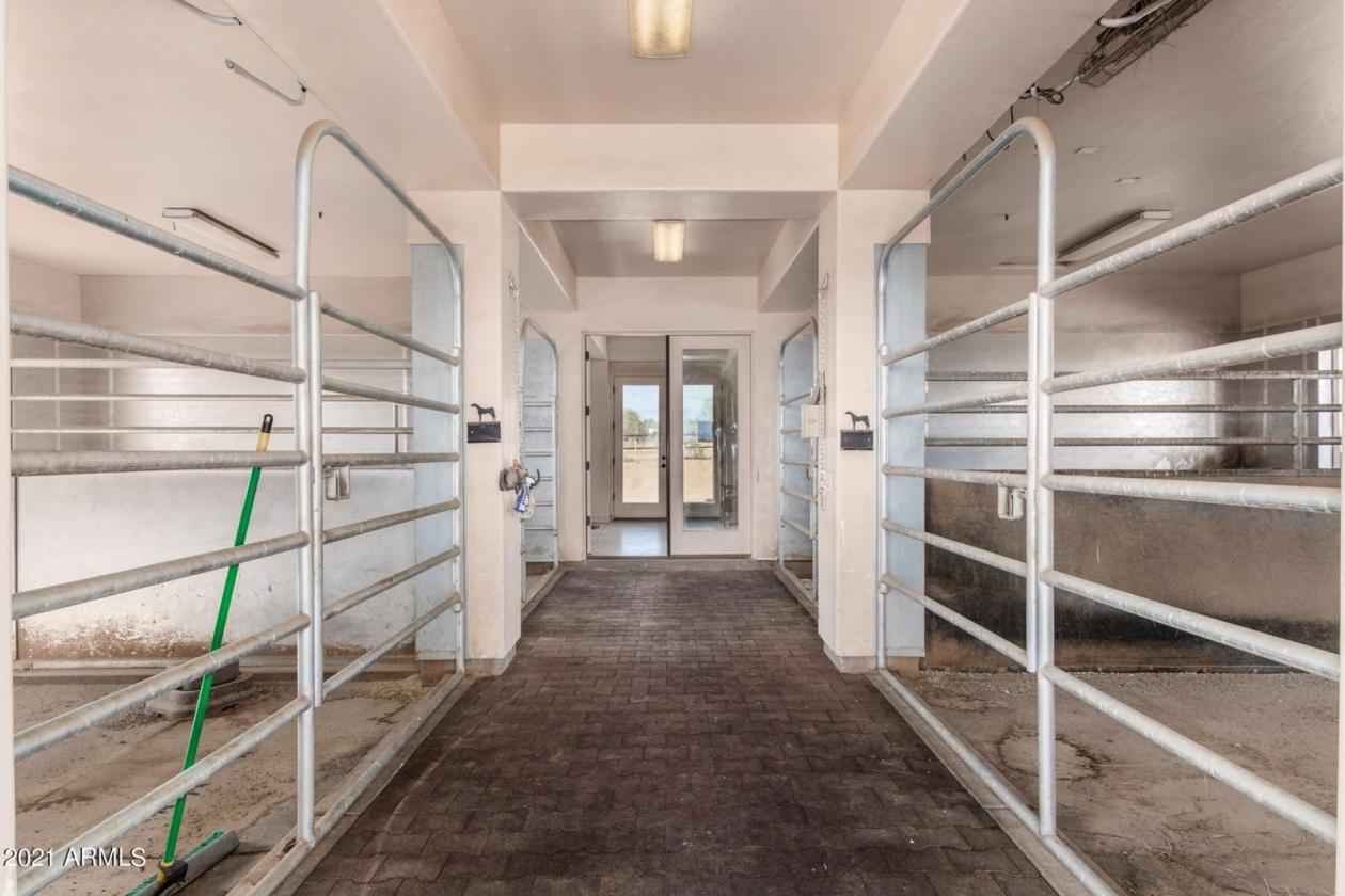 LUXURY EQUESTRIAN ESTATE,  2.7 ACRES - photo 29