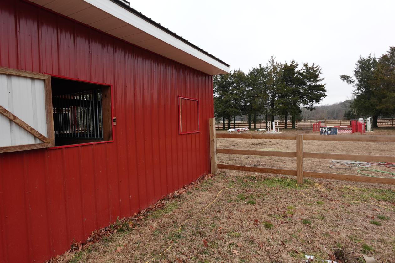 1845 Farmhouse & Exceptional Equestrian Amenities - photo 6