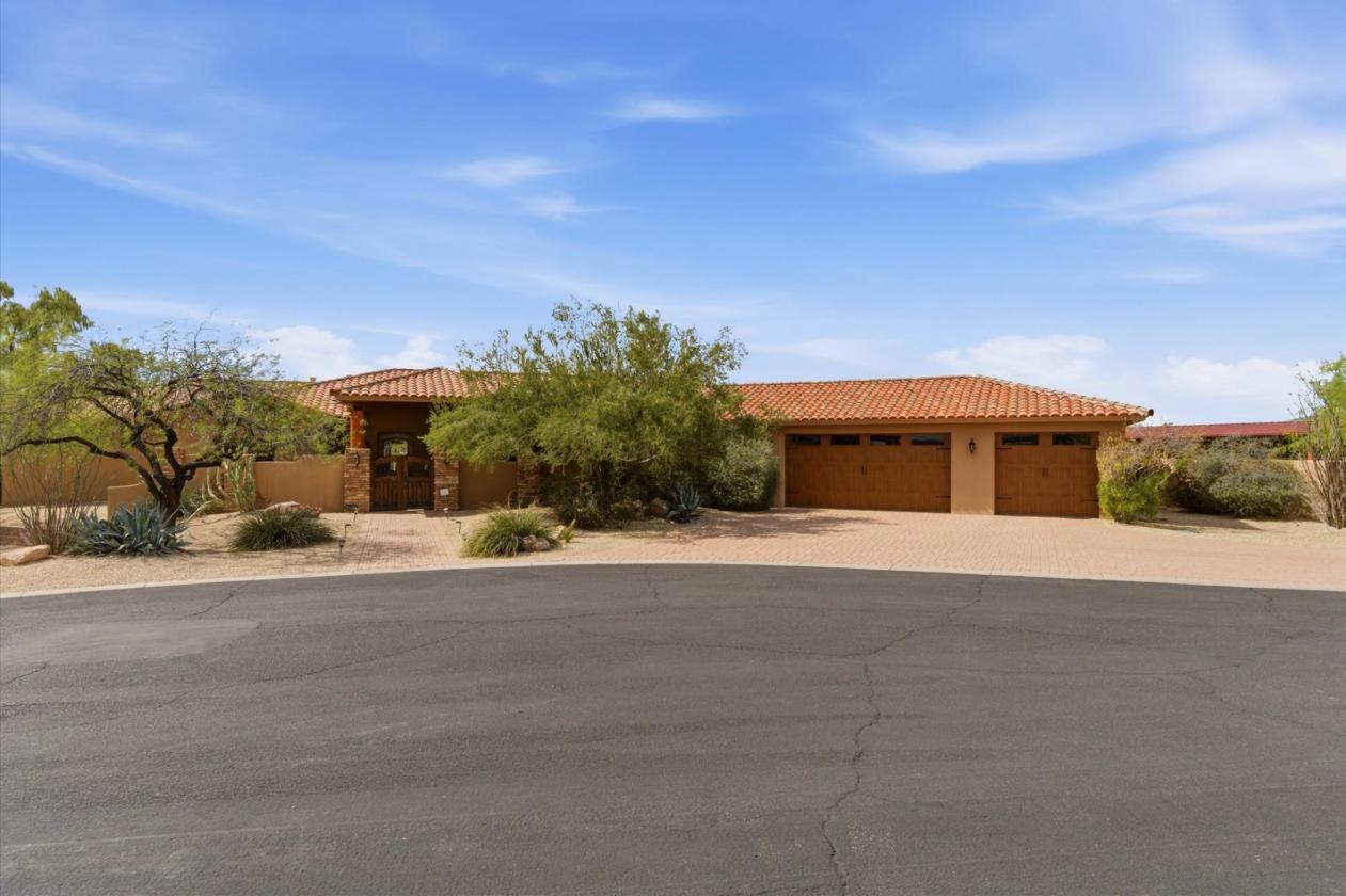 Unique Home on Acre+ Close to All Amenities - photo 6