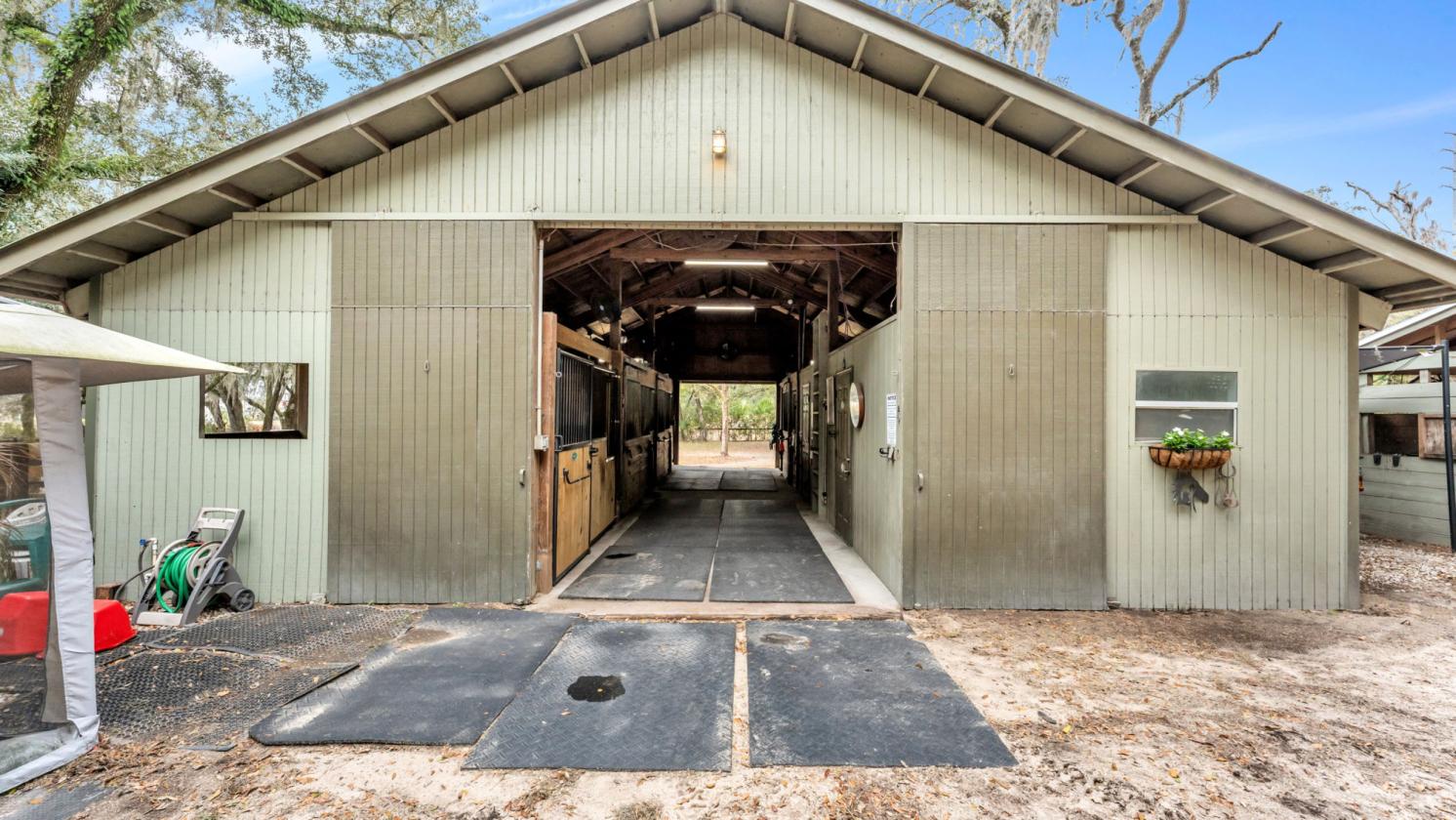 Equestrian Estate on 4.95 Acres - photo 4