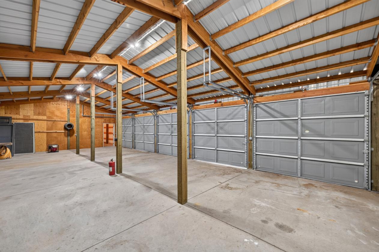 25-Acre Luxury Equestrian Estate in Bend - photo 6