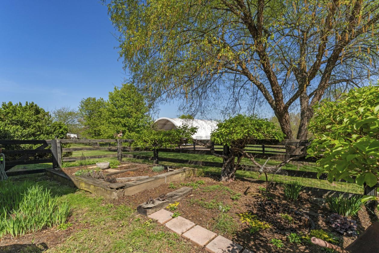 Equestrian Dream: Arenas, Homes & Charm - photo 11