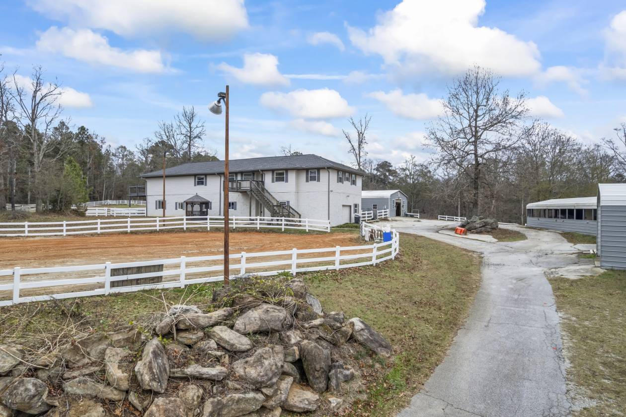 Horse Property for sale.