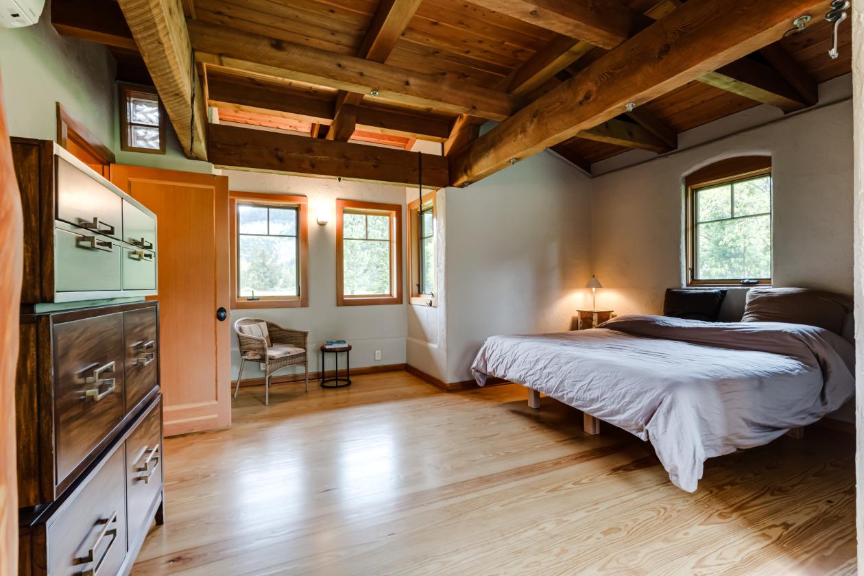 UNIQUE EQUESTRIAN AND ORGANIC FARM PROPERTY - photo 11