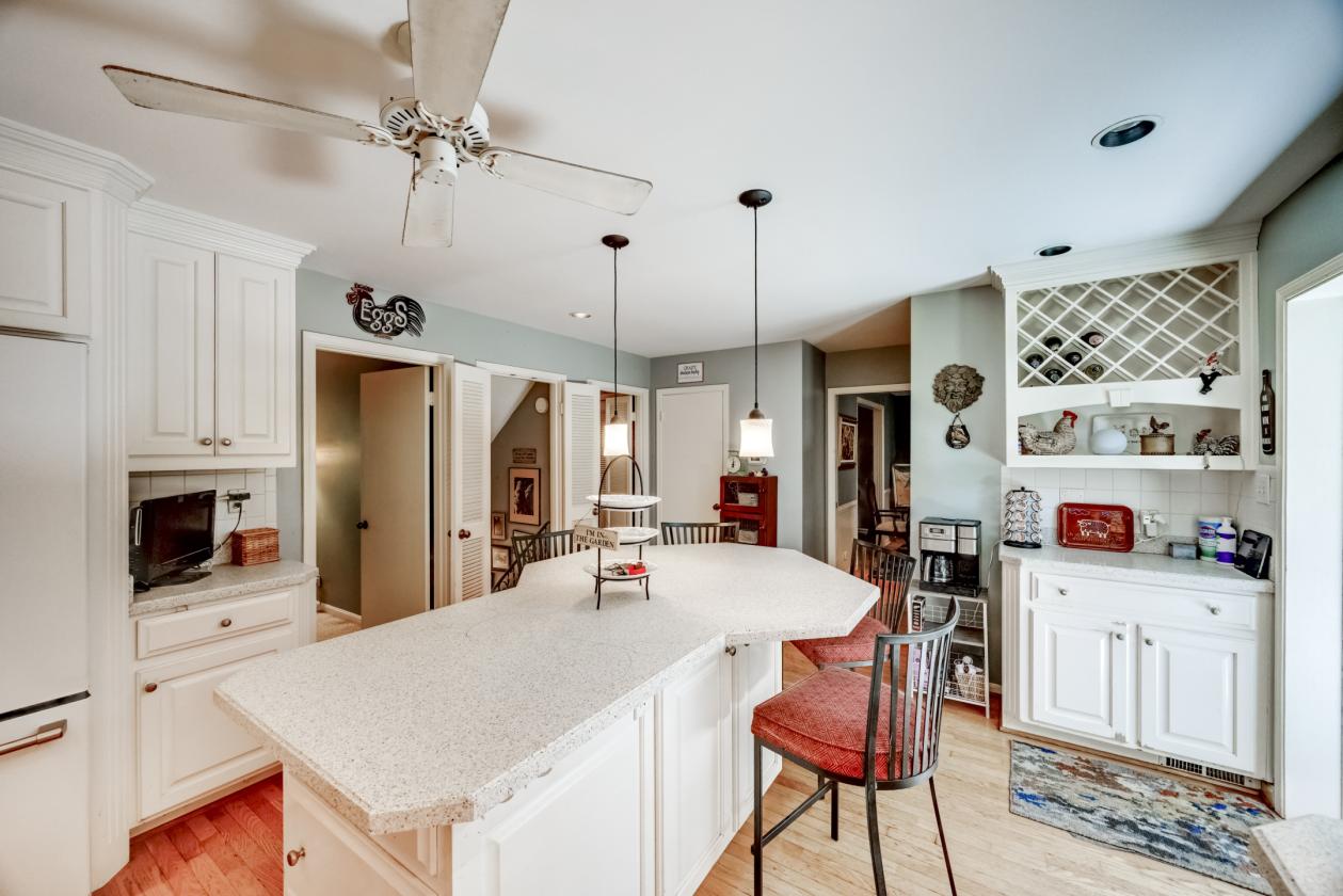 Horse property in Oldham County - photo 8