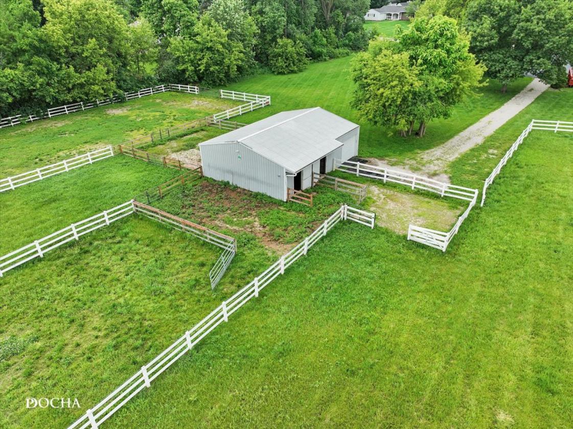 New Price! 3 Acre Private Horse Property - photo 23