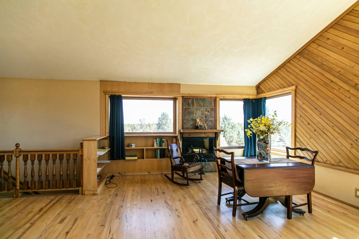 Prime horse property in prime location bordering public land, endless