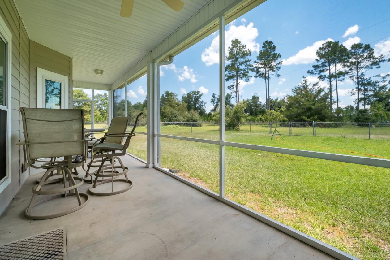 Horse property with gorgeous views - photo 4