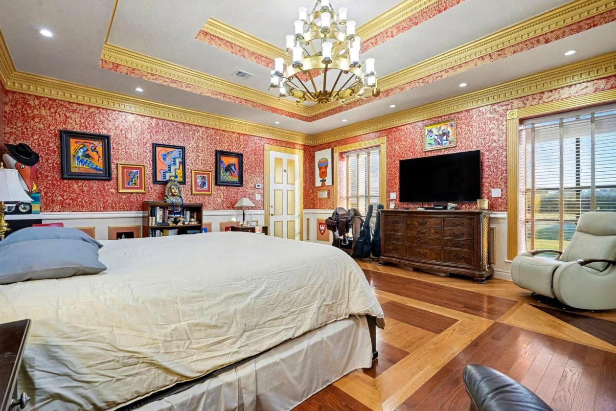 30 Acre Luxury Equestrian Estate | 8,100 SF Home - photo 15