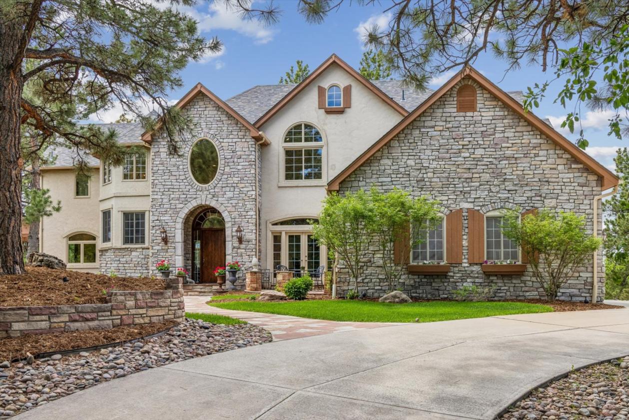 Zoned for horses on 5.13 Acres - photo 3