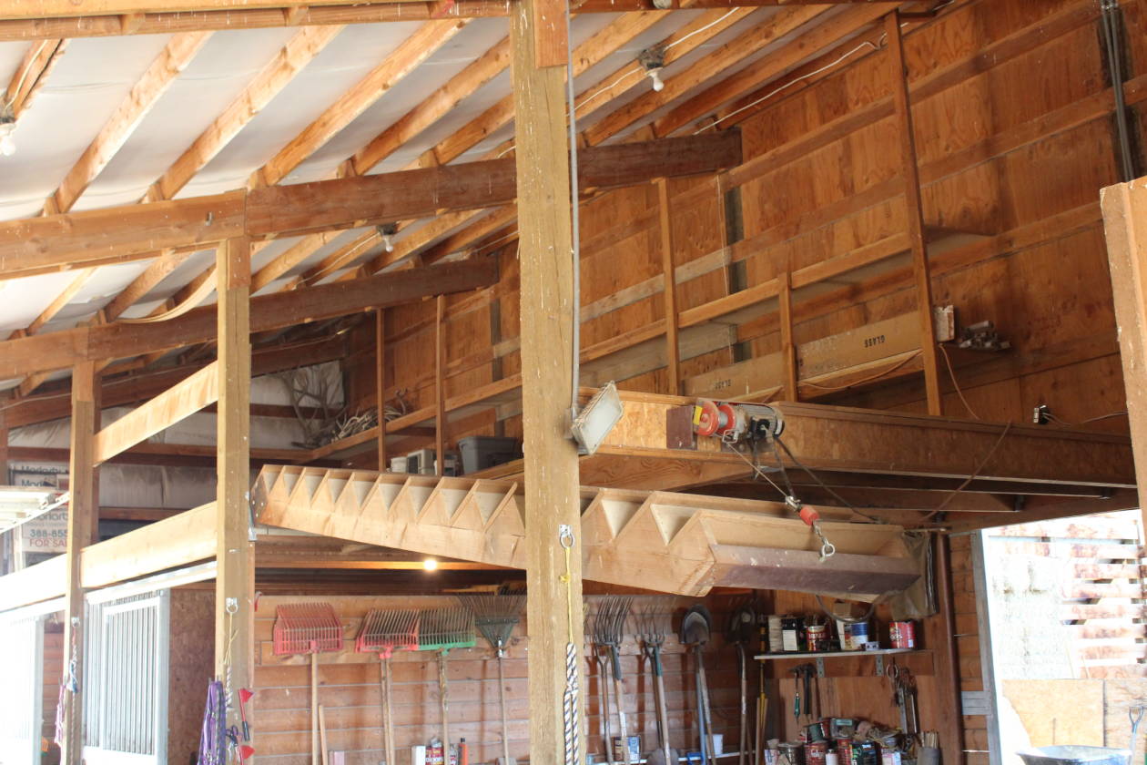 Equestrian Farm abuts Public Land in Beautiful Bend, Oregon Bend