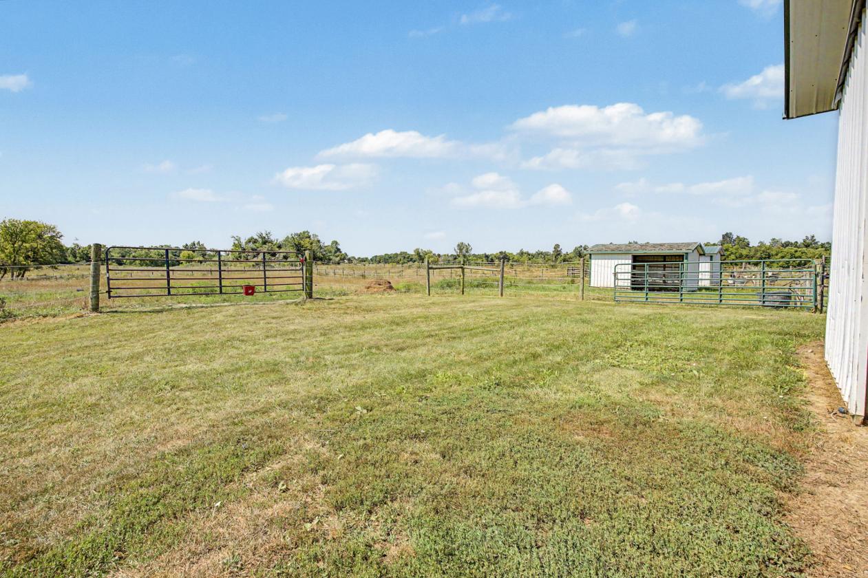 Indoor Arena on 26 Acres with Large Home - photo 15