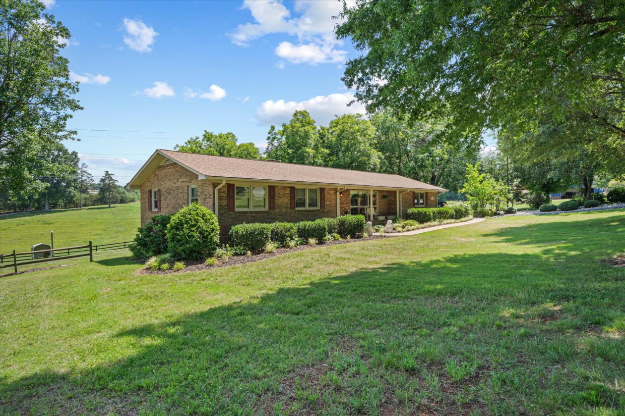Equestrian Retreat with Pastures and Sunset Views - photo 18