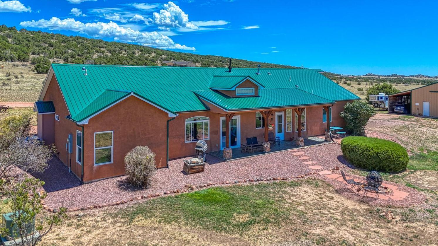 Horse Property close to town - photo 4