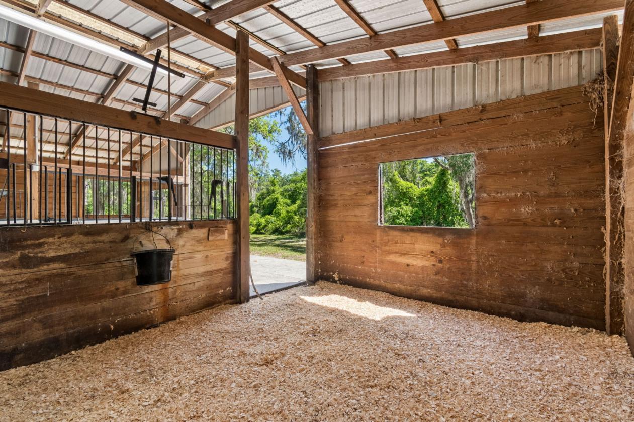 17 acre horse farm HIGH AND DRY with arena & barn - photo 17