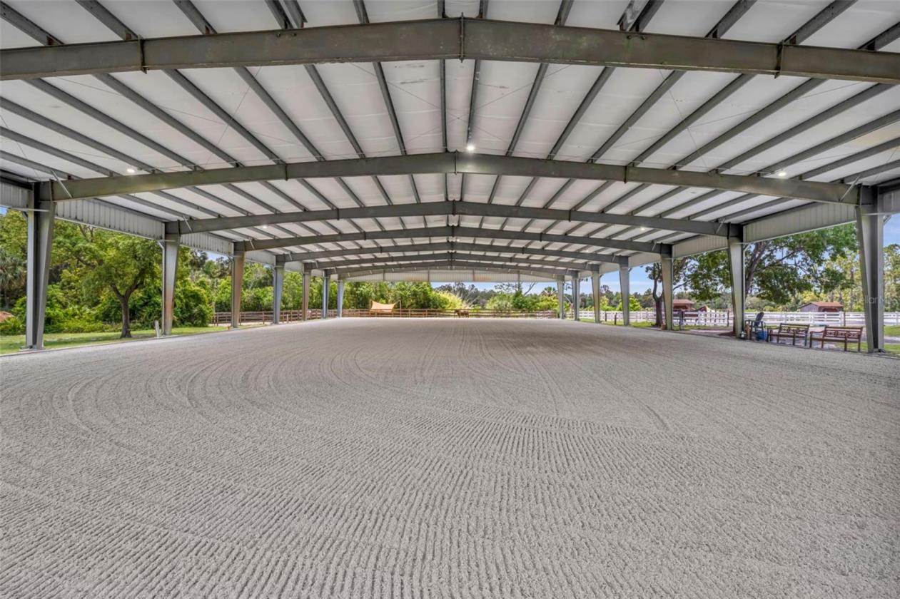 PRICE DROP - 23 Stalls - 2 Homes - Covered Arena - photo 2