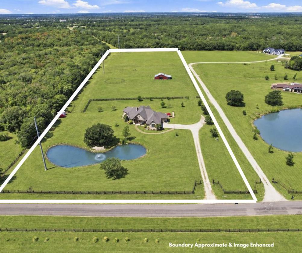 10 AC Horse Property, dual primary bedrooms - photo 1