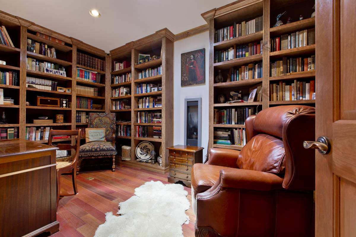 Rare Equestrian Ranch in the Taos Valley with Water Rights Taos, Taos