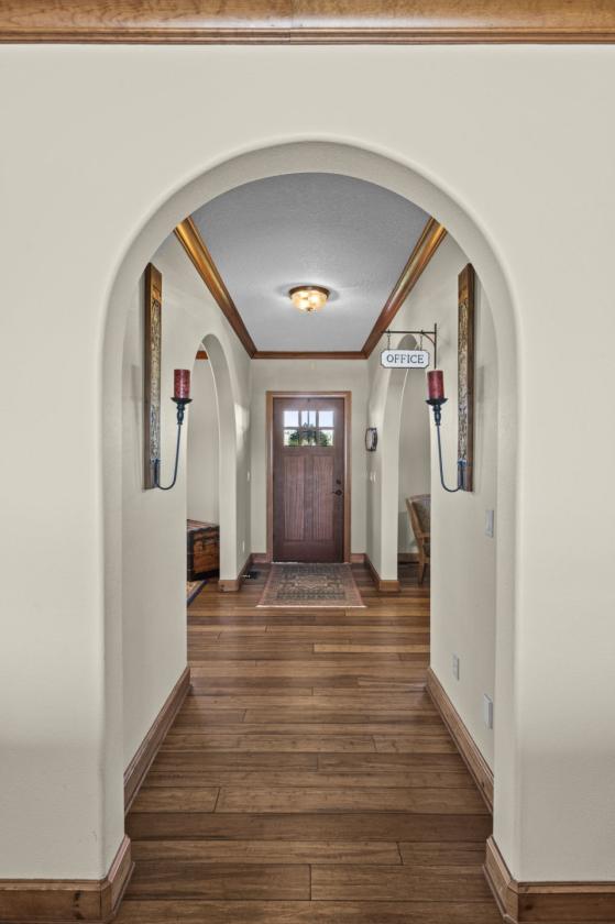 Equestrian & livestock property with 2 Homes - photo 6