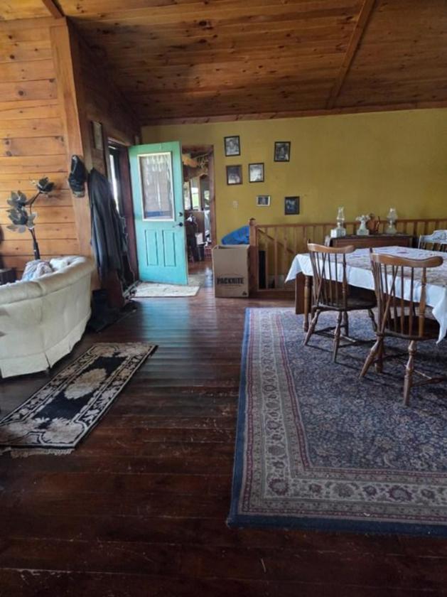 Log Home with 52 acres, barns, spectacular views - photo 21